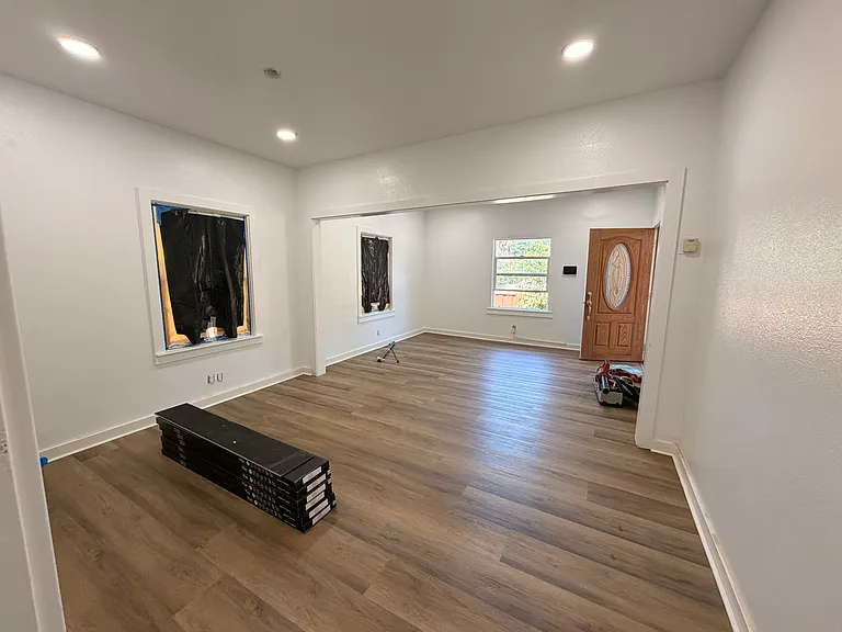 1022 Taft Ave — Photo 2