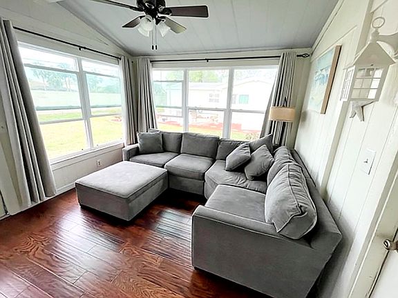 3rd image of 1027 La Paloma Blvd #1027