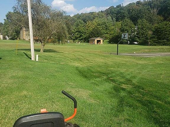 5th image of 99 Woodland Dr