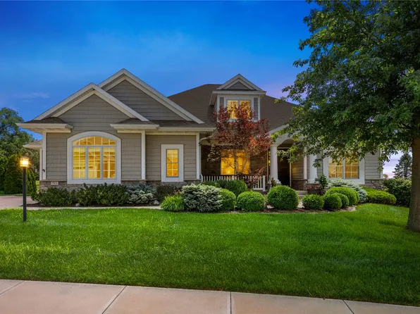713 Sherwood Dr, Iowa City, IA 52245