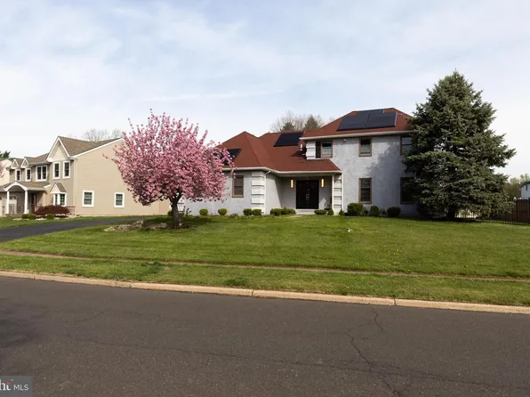 825 Cliff Rd, Bensalem, PA 19020