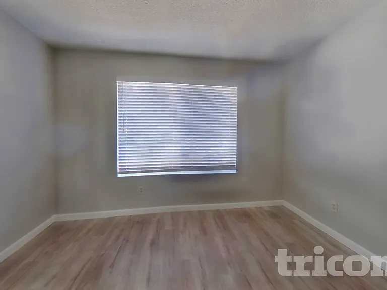 748 La Cruz Ln #L — Photo 3