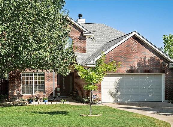 2nd image of 1004 Woodview Dr