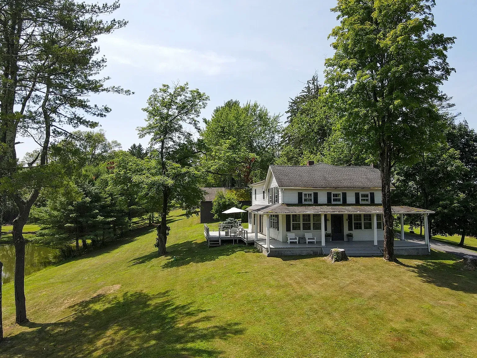 4 bed, 2604 sqft, $7,000 — Photo 1
