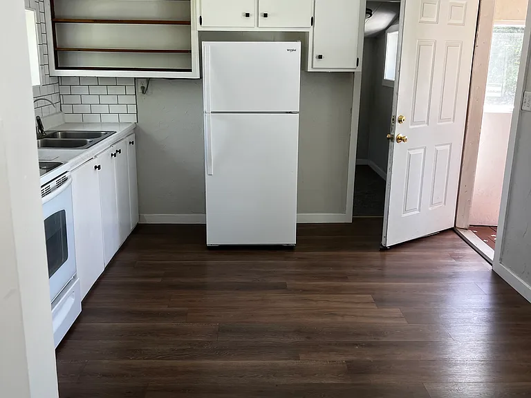 420 N Margaret Ave — Photo 6