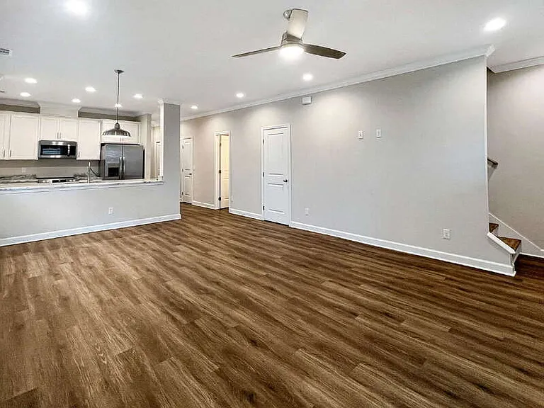 39 Travis St — Photo 4