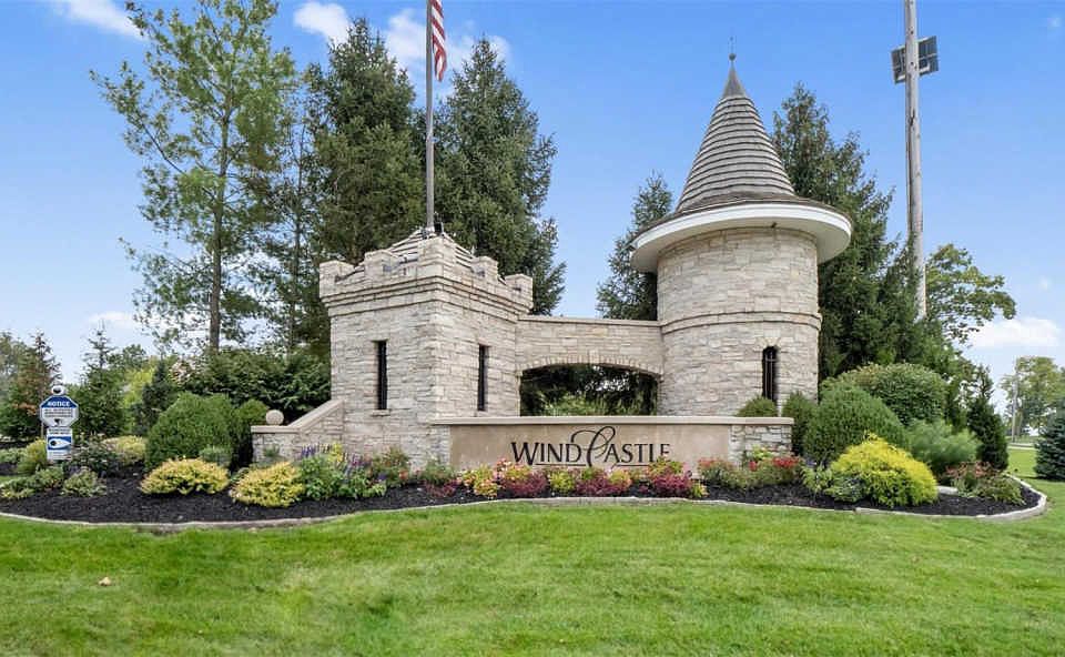 1st image of 57 Castle Bluff Dr
