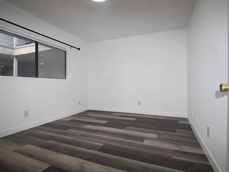 14029 Foothill — Photo 13