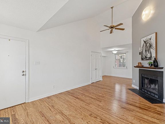 3rd image of 2813 Arlington Blvd APT 159