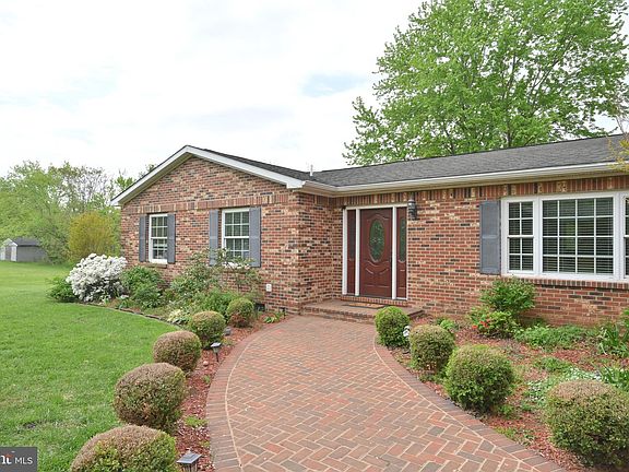 4th image of 9757 Moor Green Dr