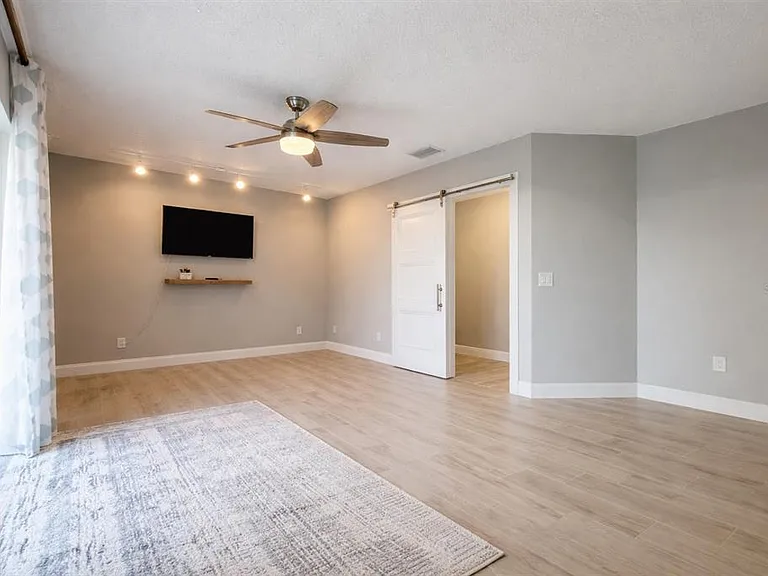1244 Beachside Ln — Photo 6
