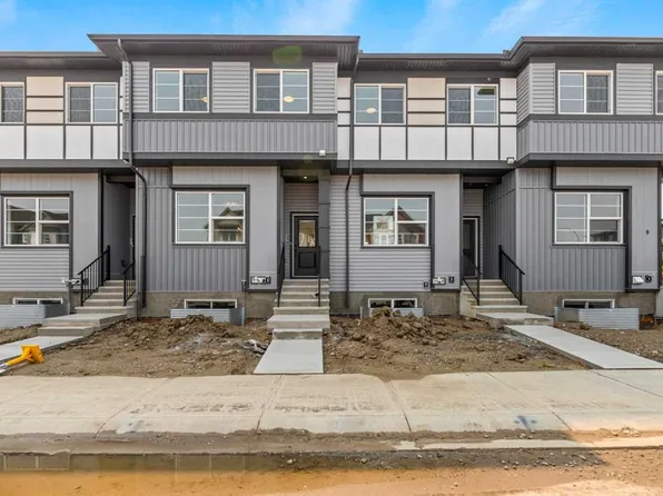 17 N Savanna Pl NE, Calgary, AB T3J 5P9