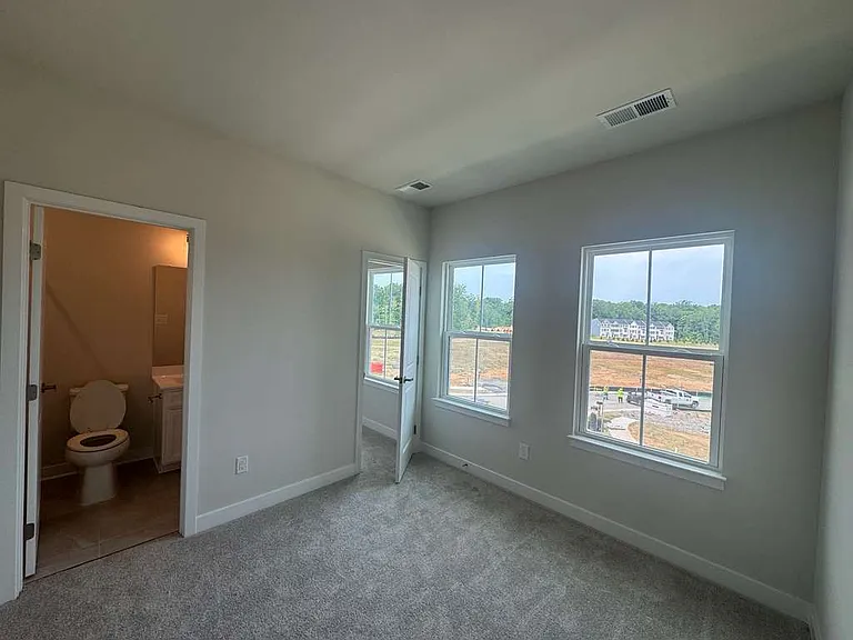 4717 Cloverleigh Dr — Photo 9