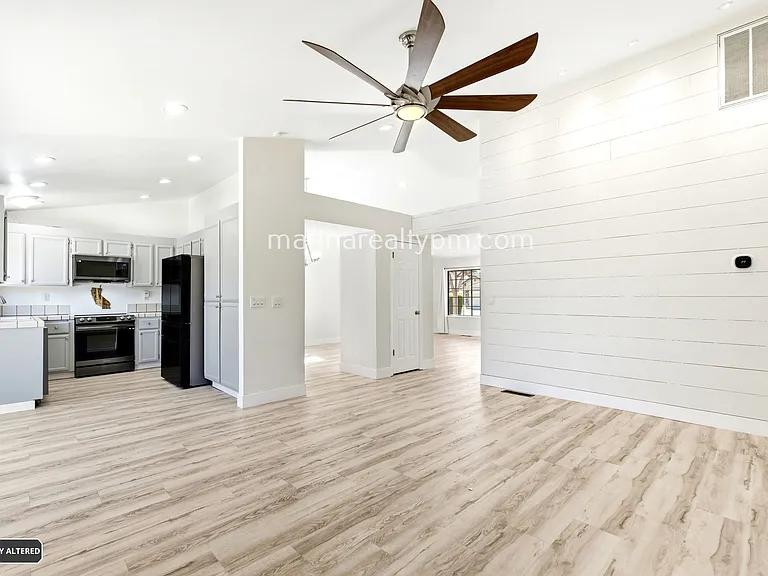 208 Buttercup Cir — Photo 11