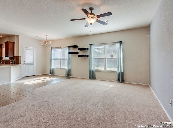 3rd image of 409 Saddlehorn Way