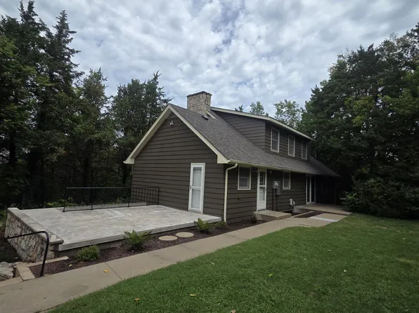 2025 College Heights Rd, Manhattan, KS 66502