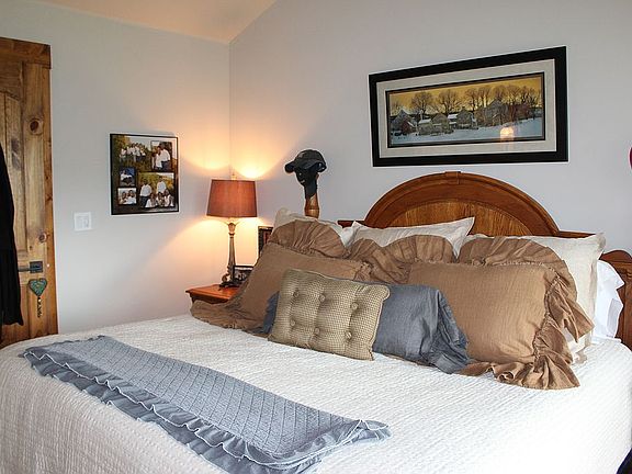 Upstairs master suite