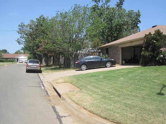 3rd image of 6208 Autumn Springs Dr