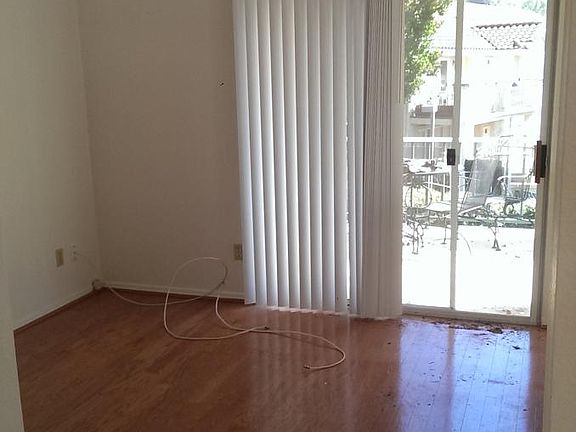 5th image of 420 Huyler Ln #10-41