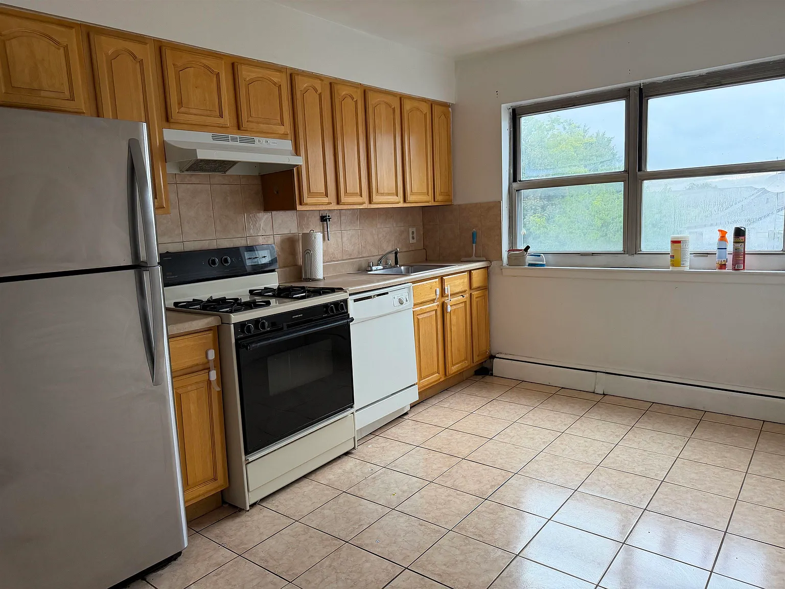 1 bed, 1.0 bath, 500 sqft, $1,800 — Photo 2