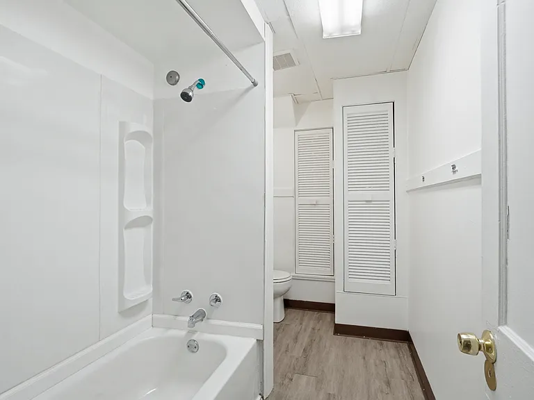 19 Singer Ave #5 — Photo 10