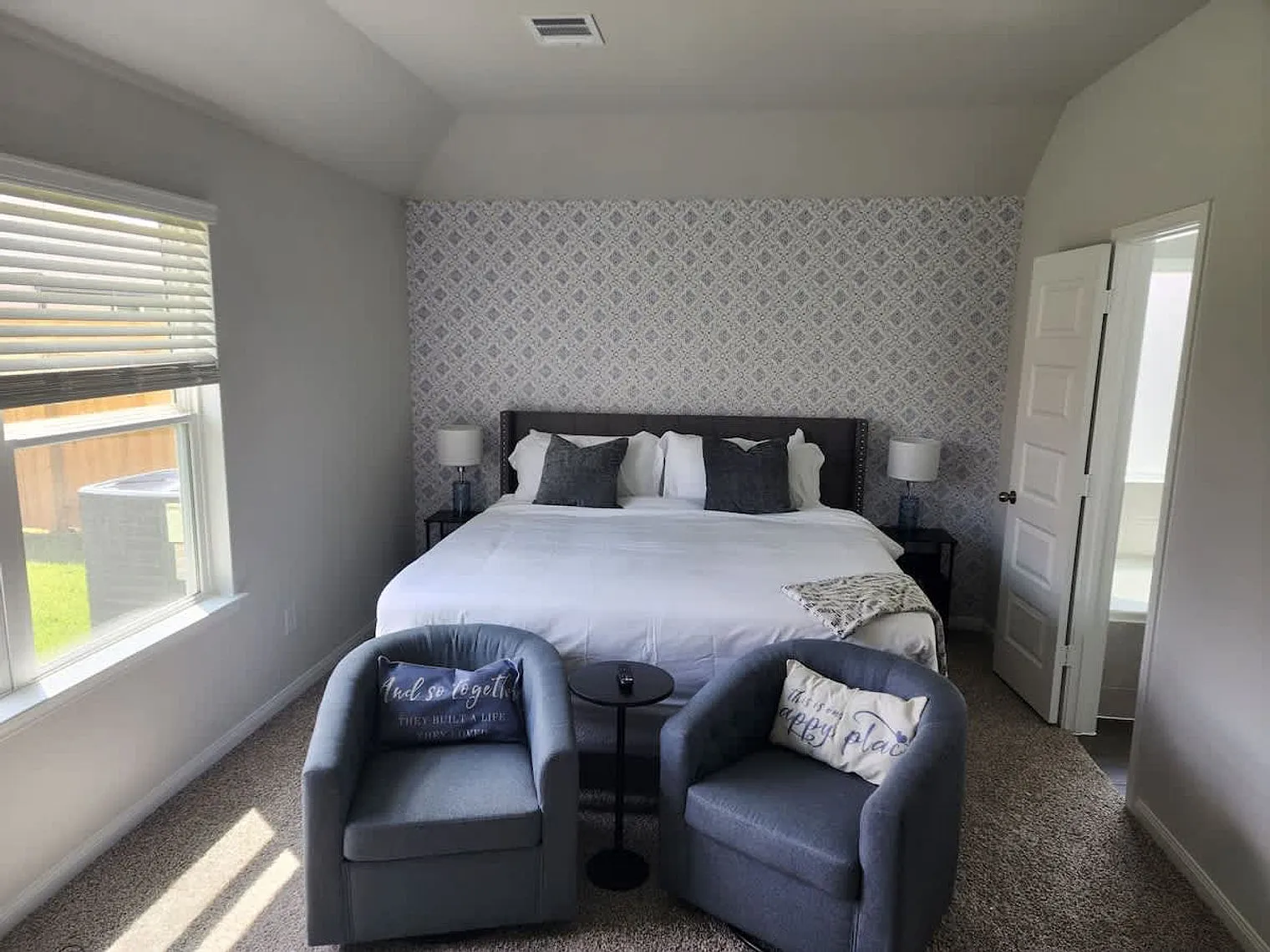 3 bed, 2.0 bath, $3,824 — Photo 2
