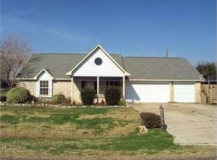 3815 Creekview Dr, Mont Belvieu, TX 77523