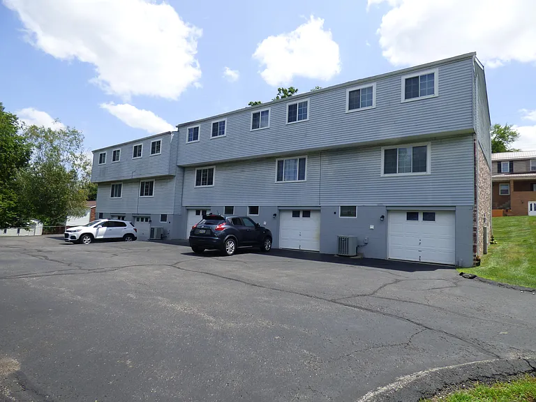 210 Spring St — Photo 19