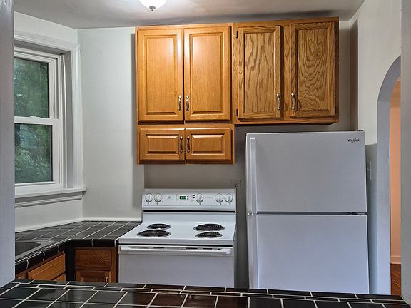 4th image of 316 Limekiln Rd APT B