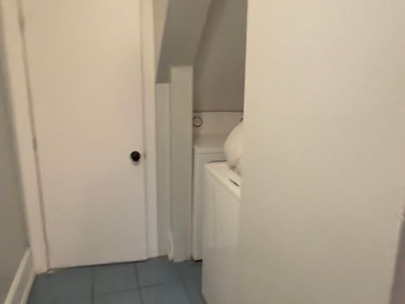 4th image of 1511 Whitaker St #B