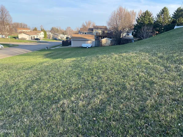 1901 Bruley Rd NW, Mandan, ND 58554