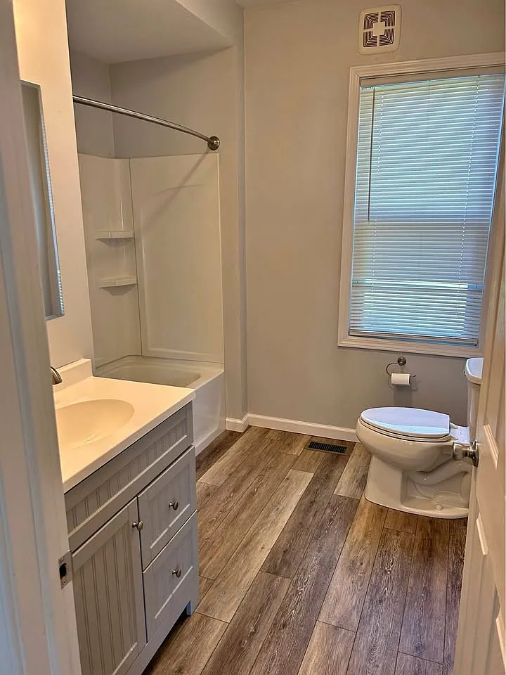 2756 E Brutus St - 2 — Photo 2