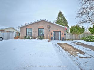 3112 Ussher St, Niagara Falls, ON L2G 6M2