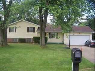 1150 Everbright Dr, Uniontown, OH