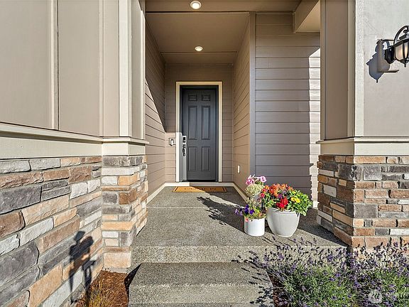 2nd image of 14816 206th Avenue E