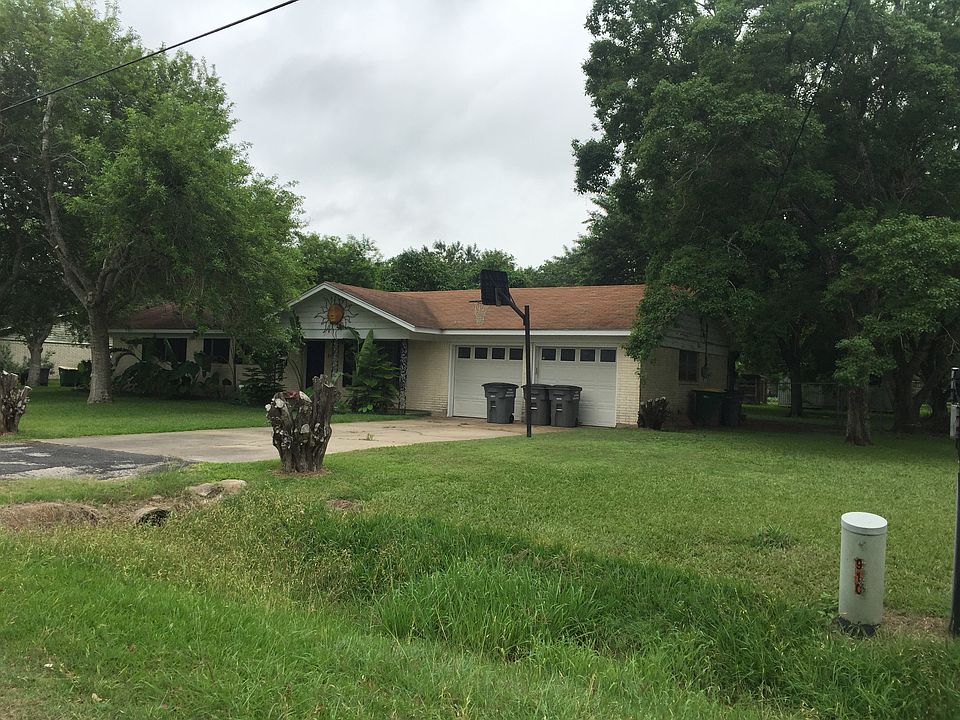 2nd image of 910 Northgate Rd