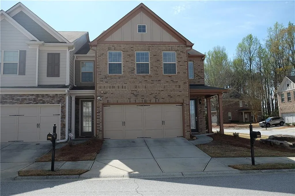 2281 Attewood Dr photo 1