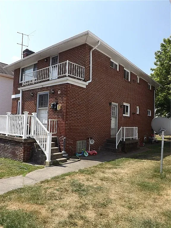 2 bed, 900 sqft, $995 — Photo 1