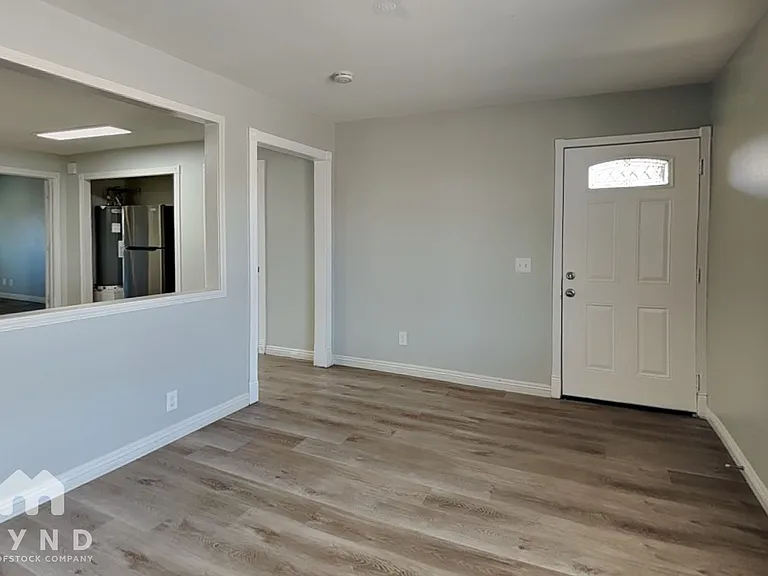 1908 Allen Ave — Photo 6