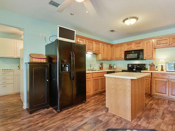 5th image of 21844 Millswood Dr