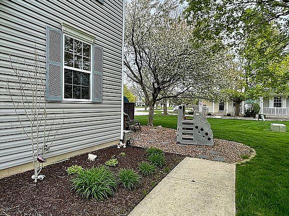 3rd image of 4214 Rivertowne Ct