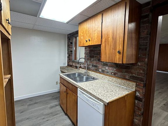 5th image of 1934 Washington Way APT 5