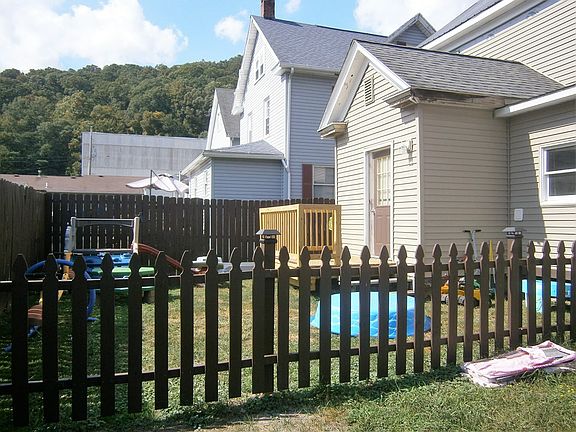 5th image of 409-411 5th St