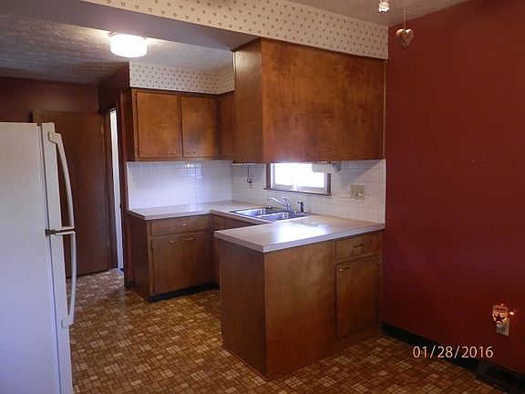 3rd image of 417 E Hopocan Ave