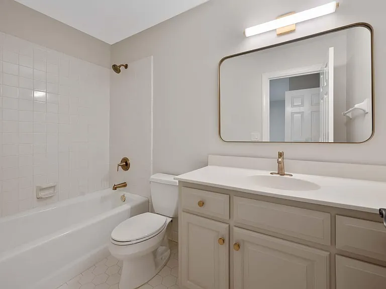 1202 Summerville Ln — Photo 36