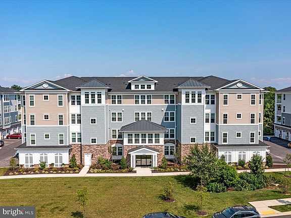 2nd image of 3000 Herons Nest Way Unit 24
