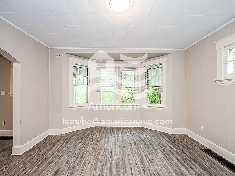 1159796_003_dining_room_4.jpg