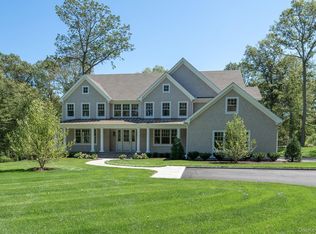 68 Saw Mill Rd, Cold Spring Harbor, NY 11724