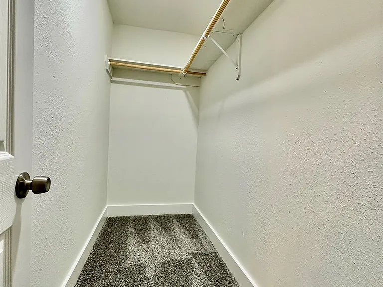10210 Ashville Dr — Photo 11