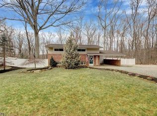 90 Boonton Ave, Kinnelon, NJ 07405